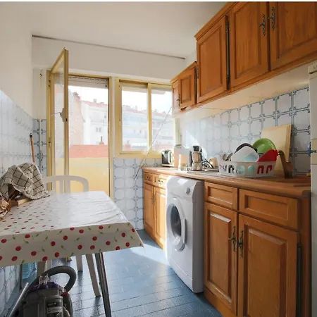 Apartment Charming Near The Sea Nice